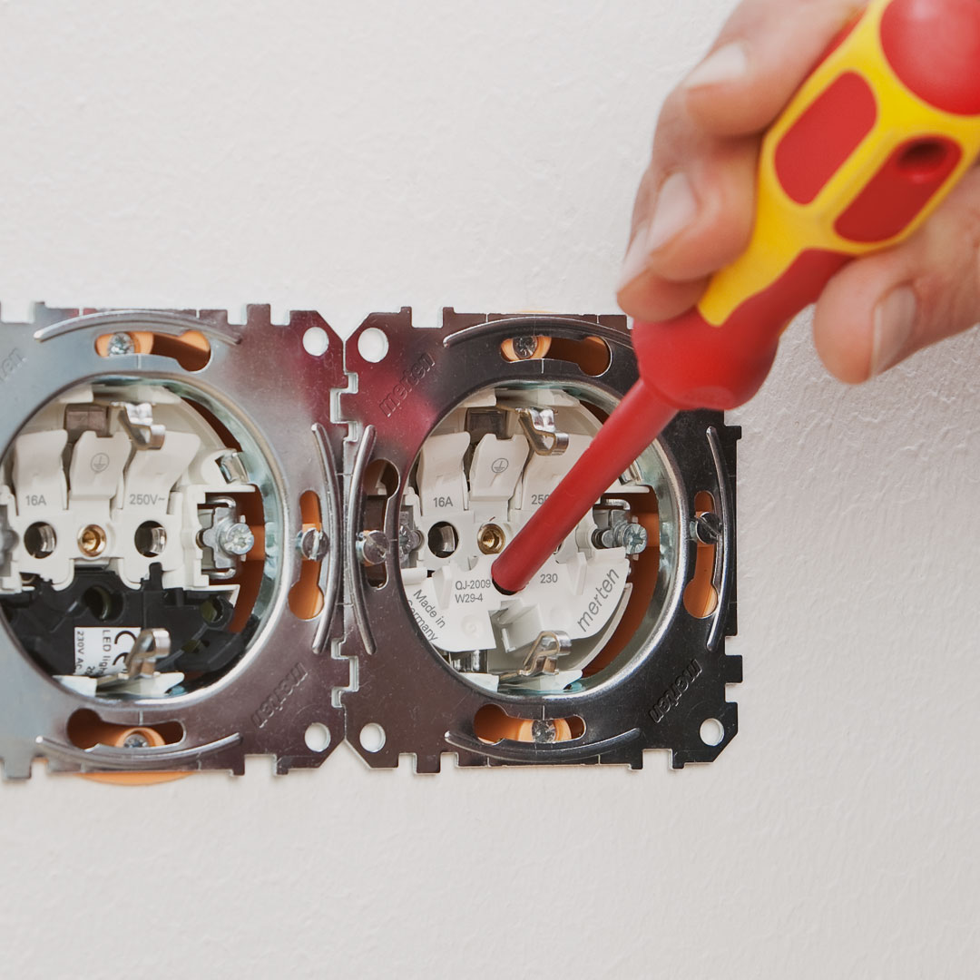 Einbau der Steckdosen durch den Fachmann